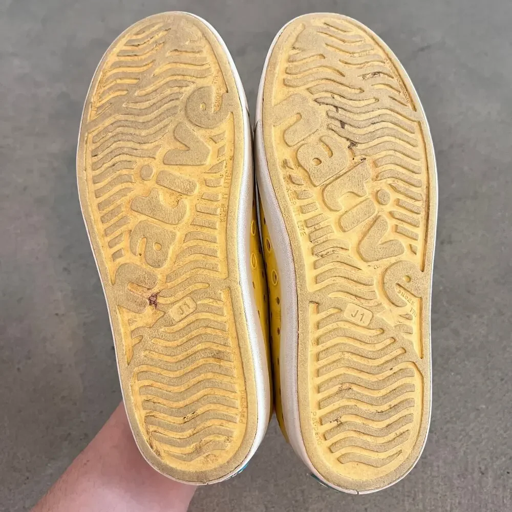 Native Jefferson Yellow slip on water shoes casual gender neutral youth size 1